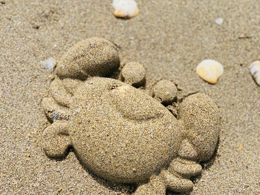 3 POSTO NADIA BERTI - Formine nella sabbia 