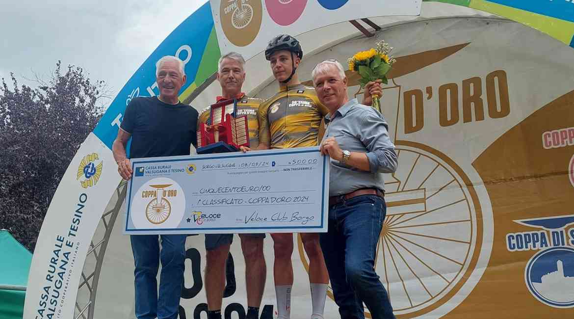 Il Presidente Dandrea Sul Podio Assieme Ai Vincitori E A Francesc